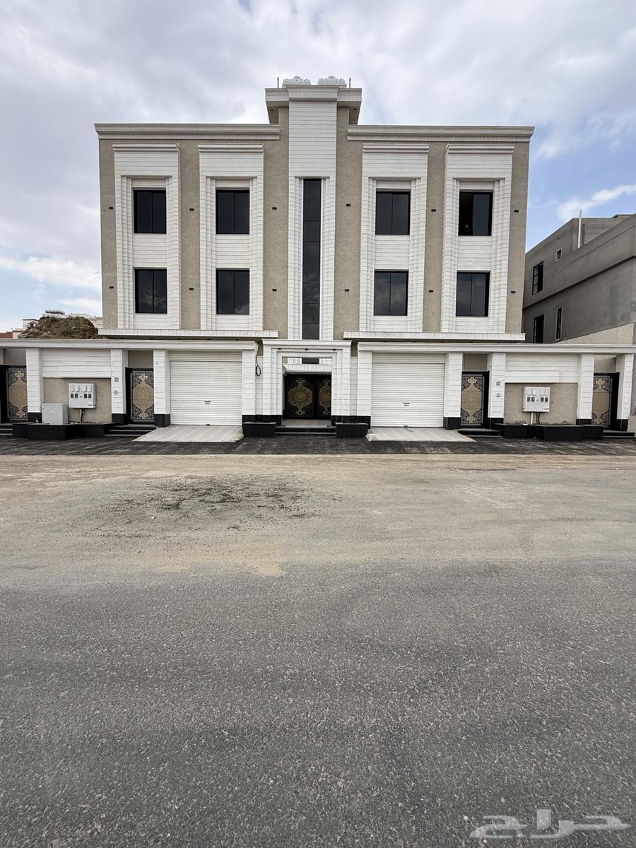 Apartments for sale with ground floor and car bay, upper apartments with annex in Abha, Al Zahra neighborhood64589641736450110