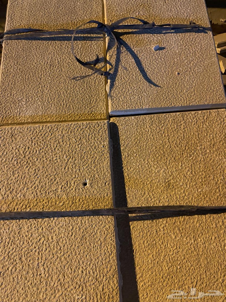 حجر طبيعي مستخدم اللون كريمي64594133765890111