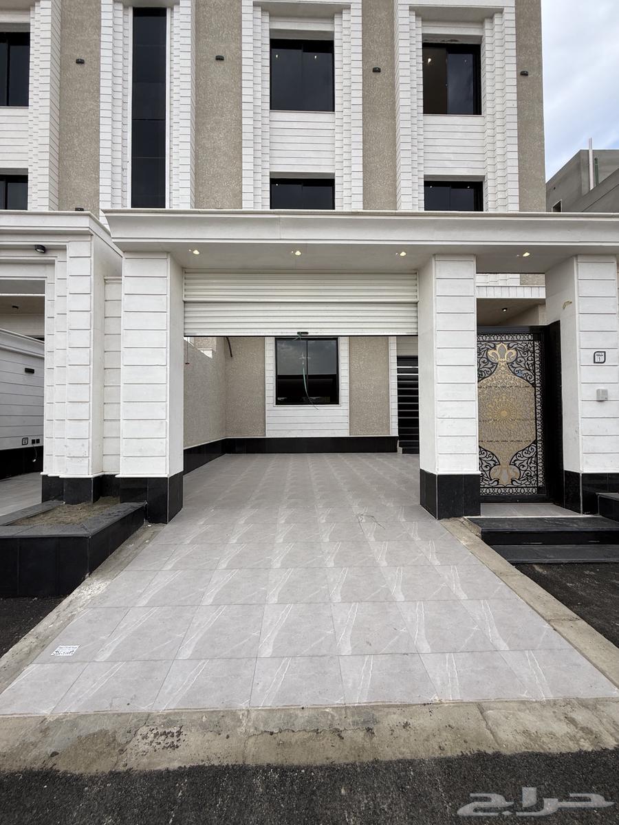 Apartments for sale with ground floor and car bay, upper apartments with annex in Abha, Al Zahra neighborhood64589641736450111