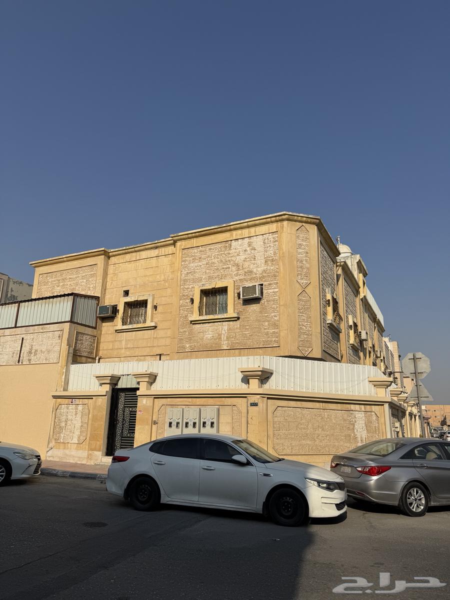شقة ارضيه للايجار عوائل في الروضه الدمام64594051861890110