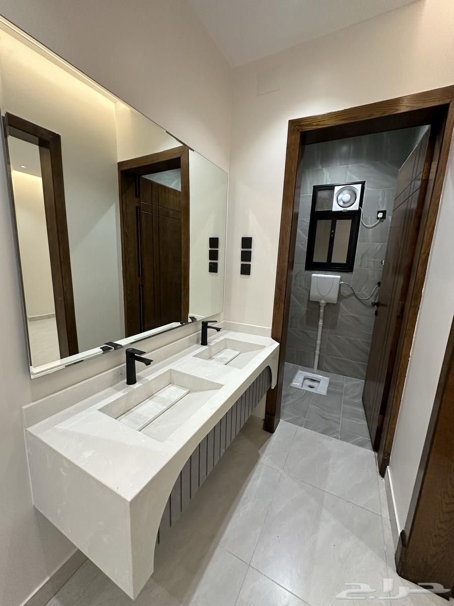 Apartments and roof units for sale next to the mosque and services, prime location - Ahad Rufaidah64594098230914113