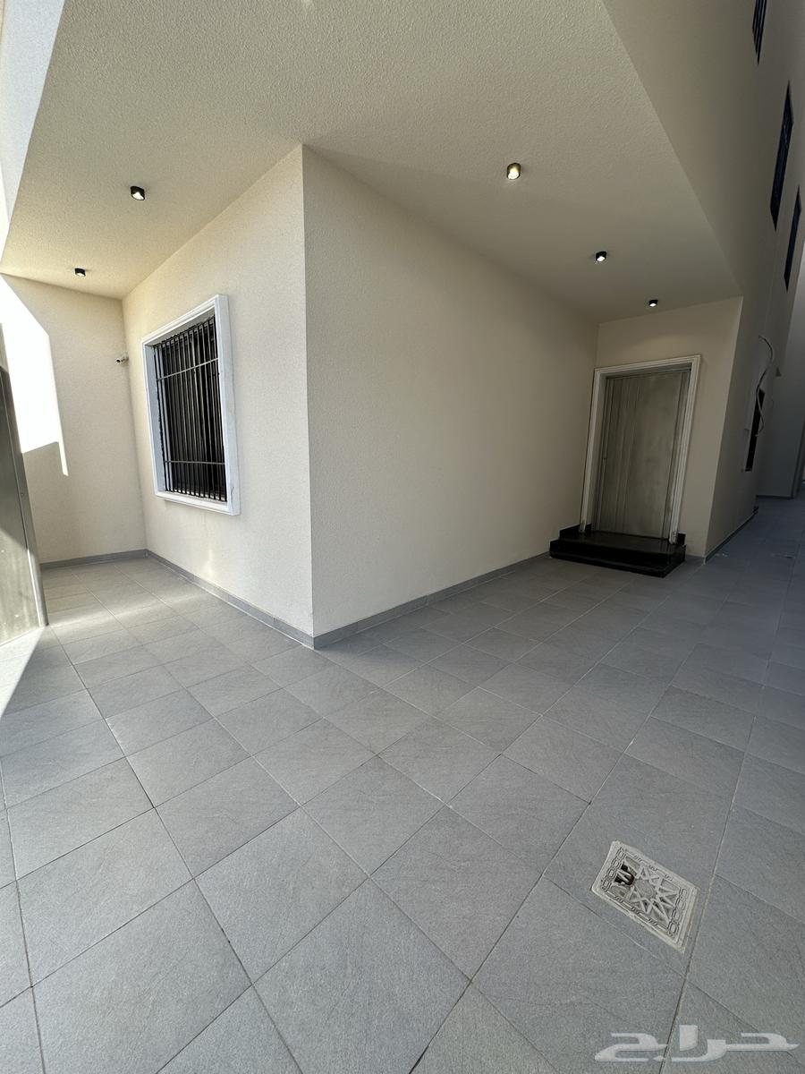 Apartments and roof units for sale next to the mosque and services, prime location - Ahad Rufaidah64594098230914111