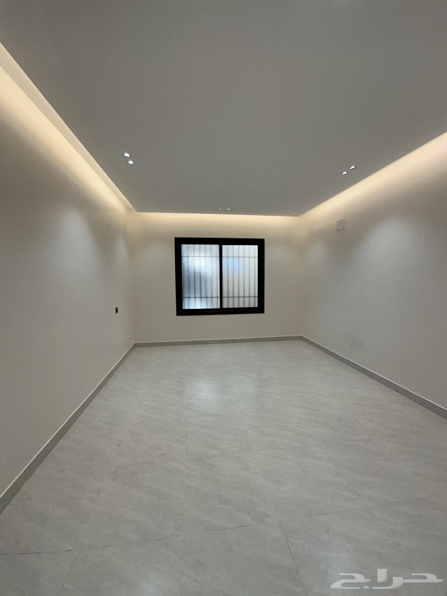 Apartments and roof units for sale next to the mosque and services, prime location - Ahad Rufaidah64594098230914112