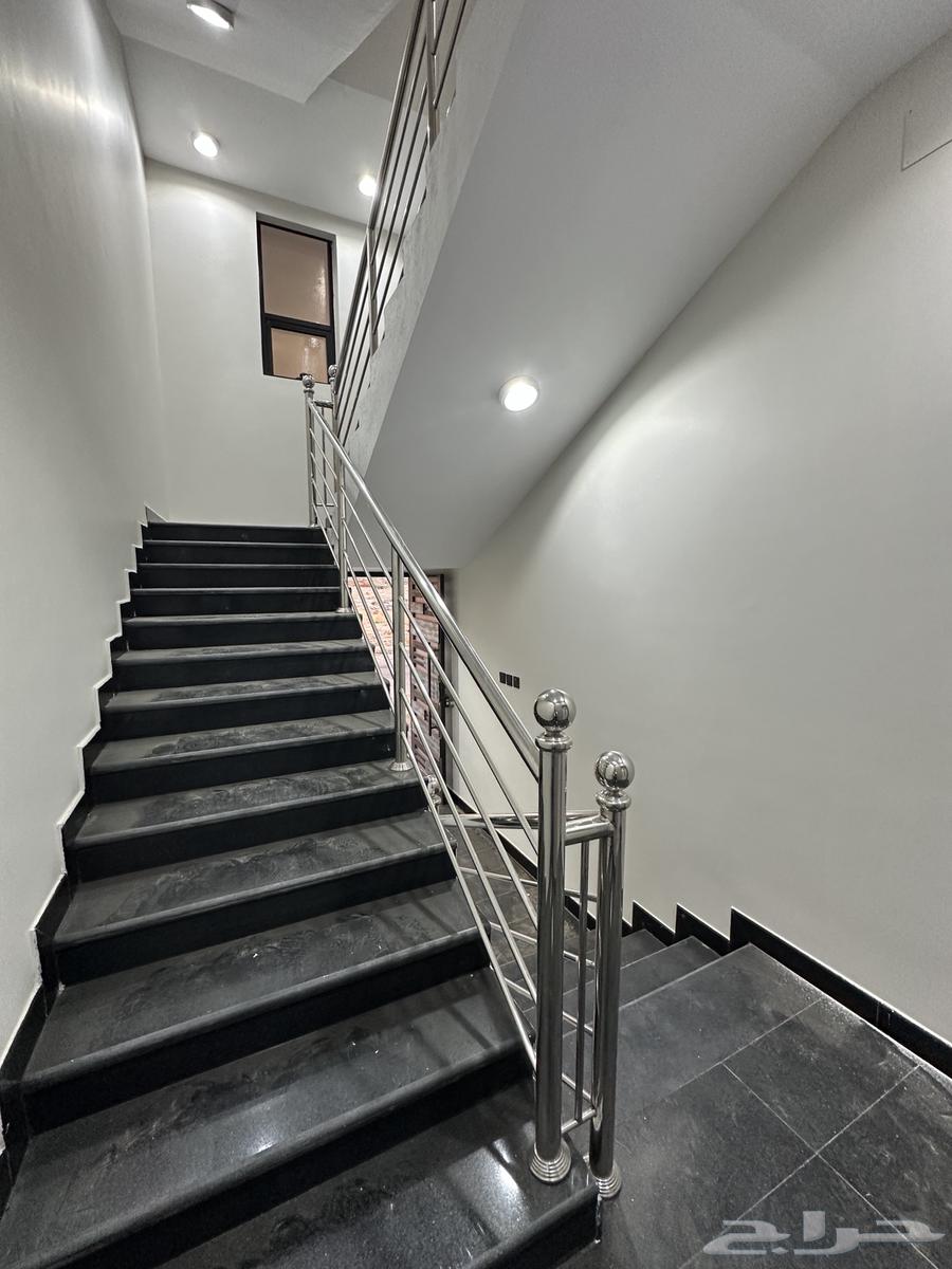 Roof and annex for sale with external staircase, 9 rooms, near services, 700 thousand64594069012867112