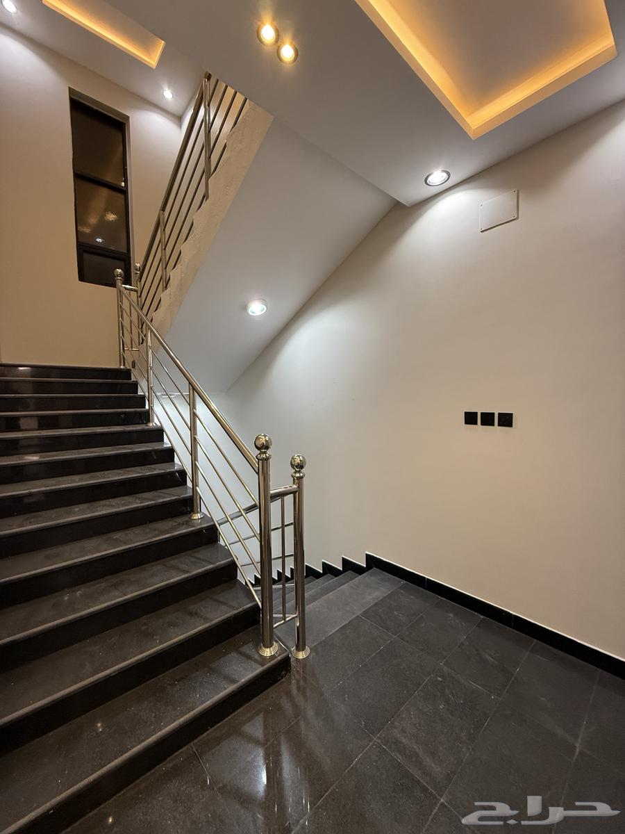 روف علوي مع ملحق 9 غرف بتصميم فندقي قرب حي الراقي -700الف64594068411779111