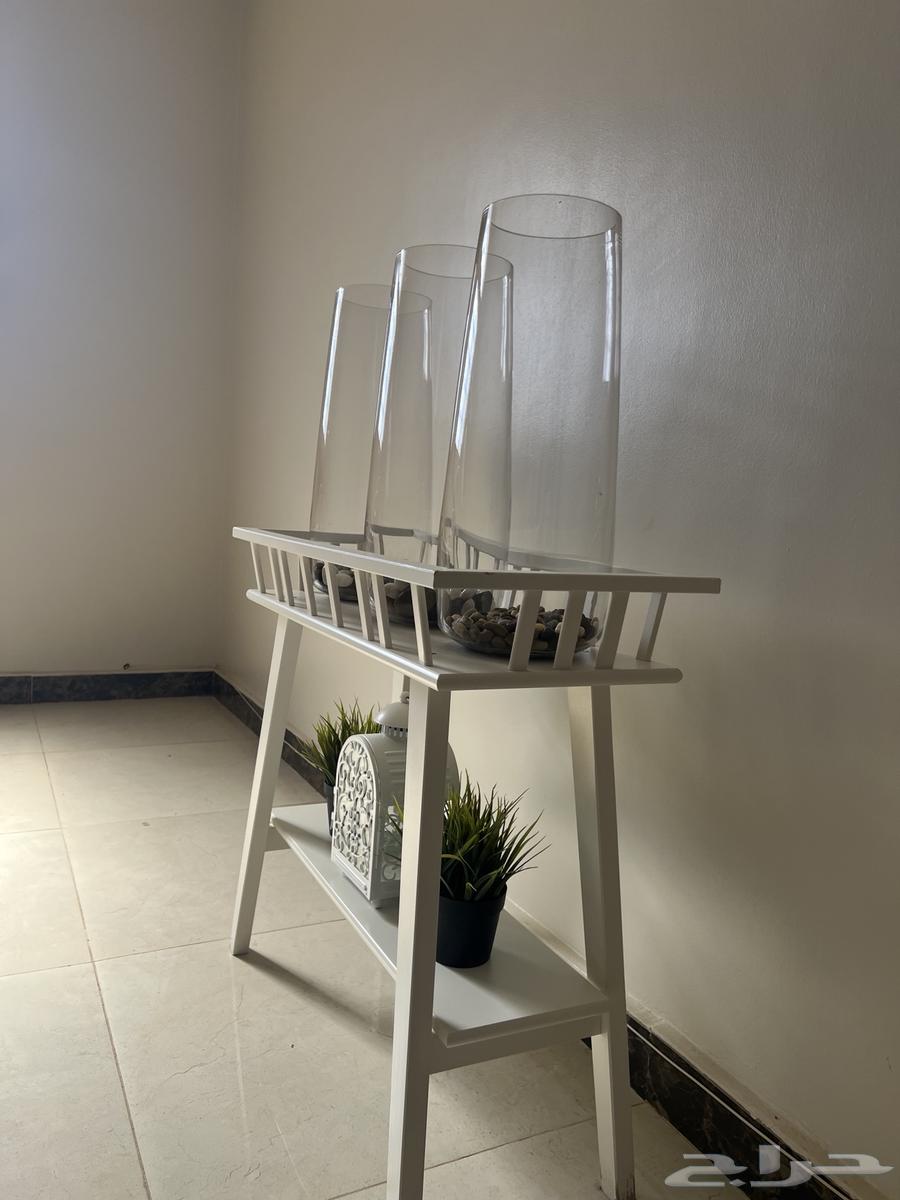 طاوله من ايكيا ومعها فانوس من ايكيا ومكان مكينه كبسولات64589714691714113