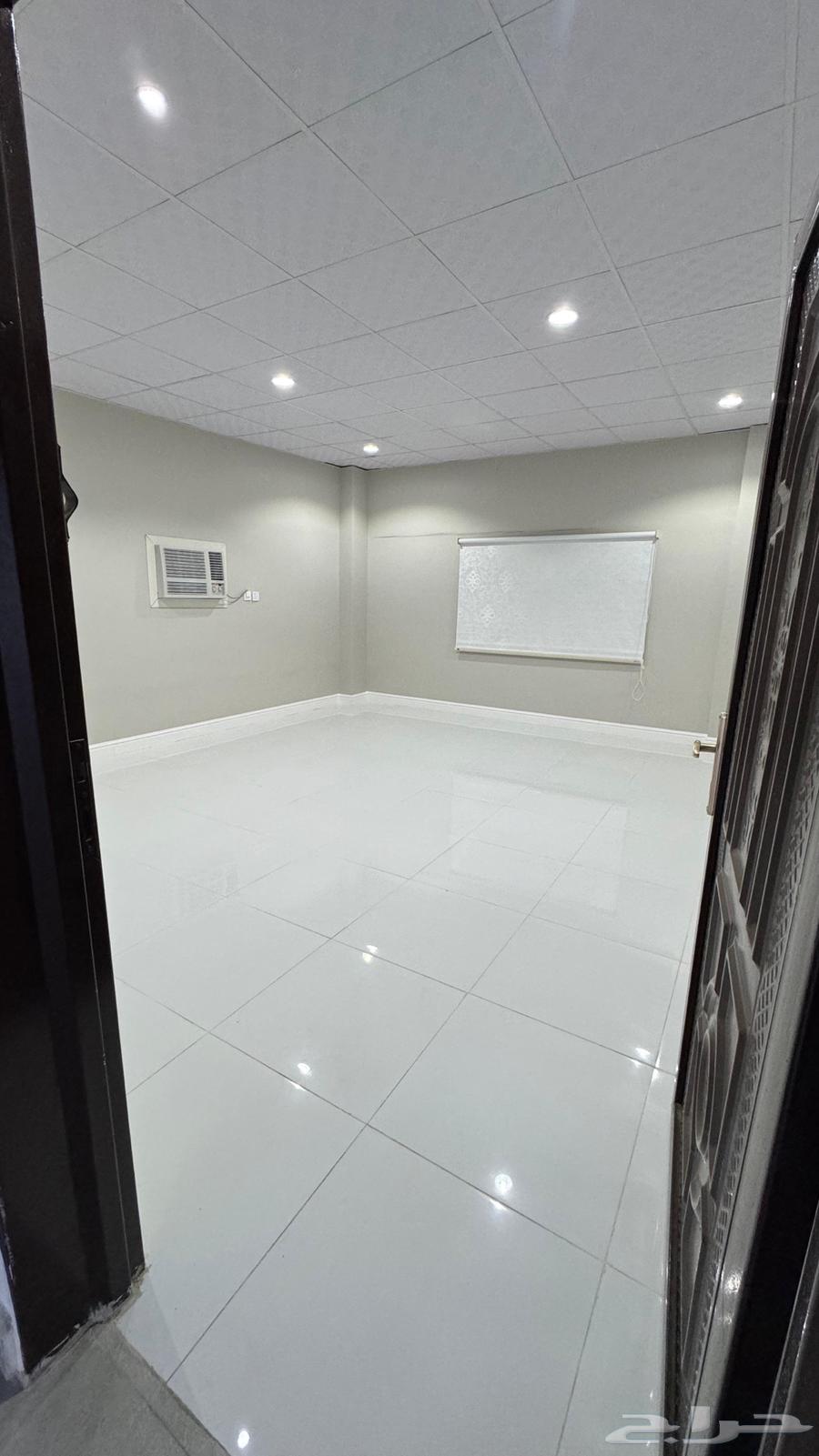 غرف عزاب جديدة للإيجار64606260532609110