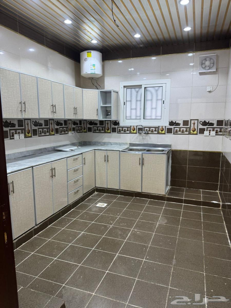 شقة ارضية للبيع ب 390 الف حي البوادي64606231477762113