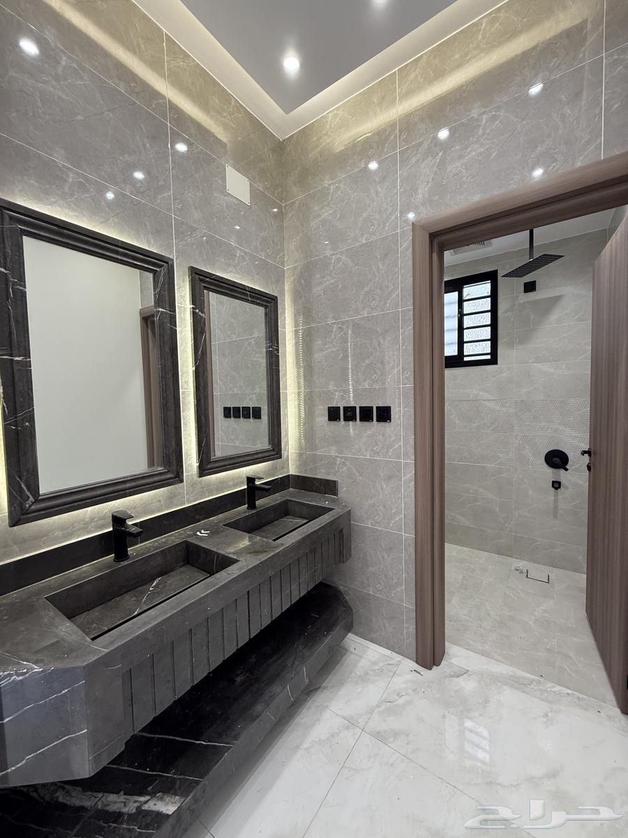 Ground-floor apartments with 6 rooms and independent entrances on Abha–Al-Khamis Road—priced at 480,000 SAR64606217323522110