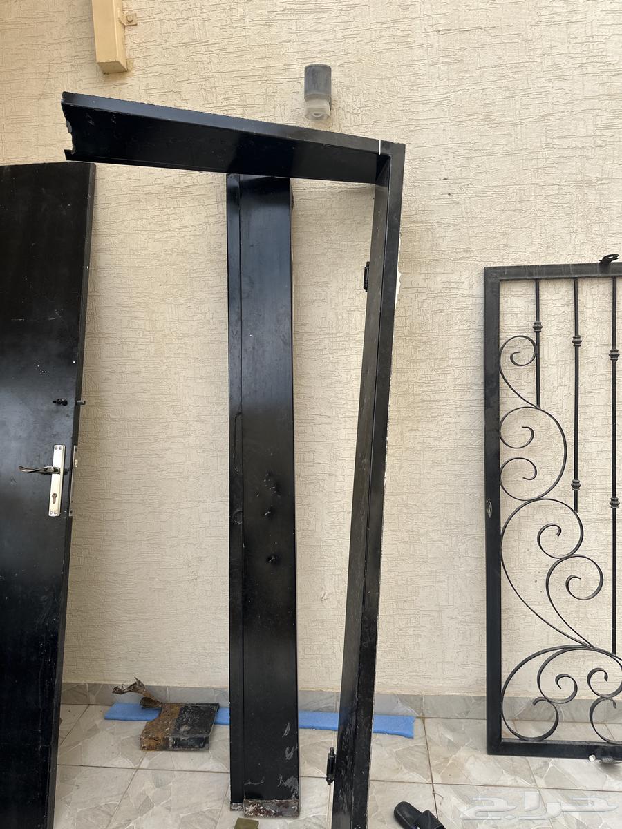 باب حديد ودريشه الالمنيم وشبك خارجي حديد.64606332724481111