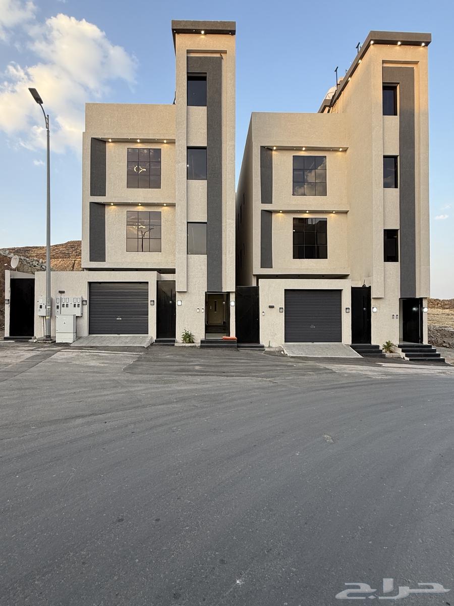 Apartments for sale on the upper floor with a ready elevator and private roof in Abha, Al Zuhur neighborhood64606187727745110