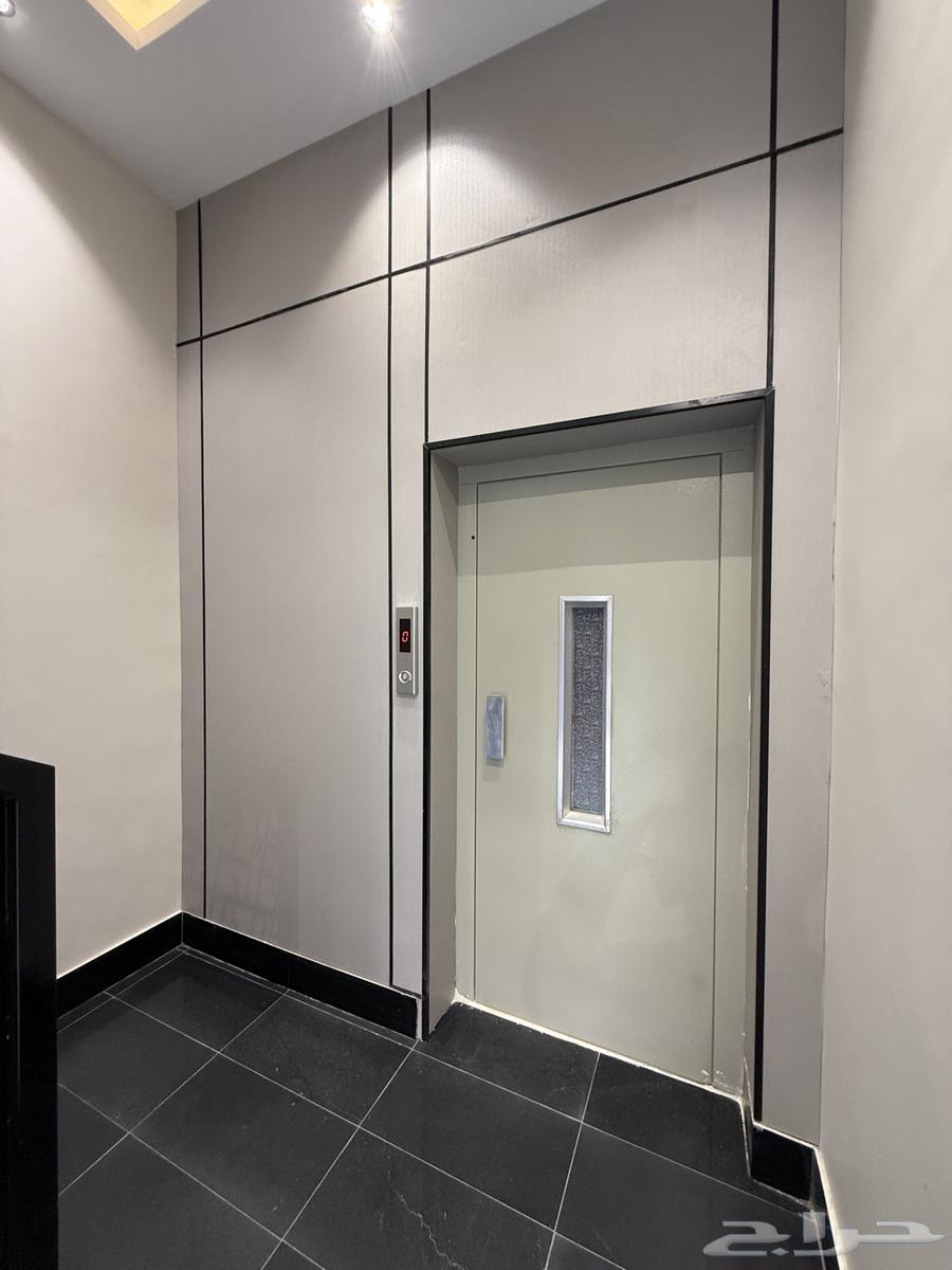 Apartments for sale on the upper floor with a ready elevator and private roof in Abha, Al Zuhur neighborhood64606187727745113