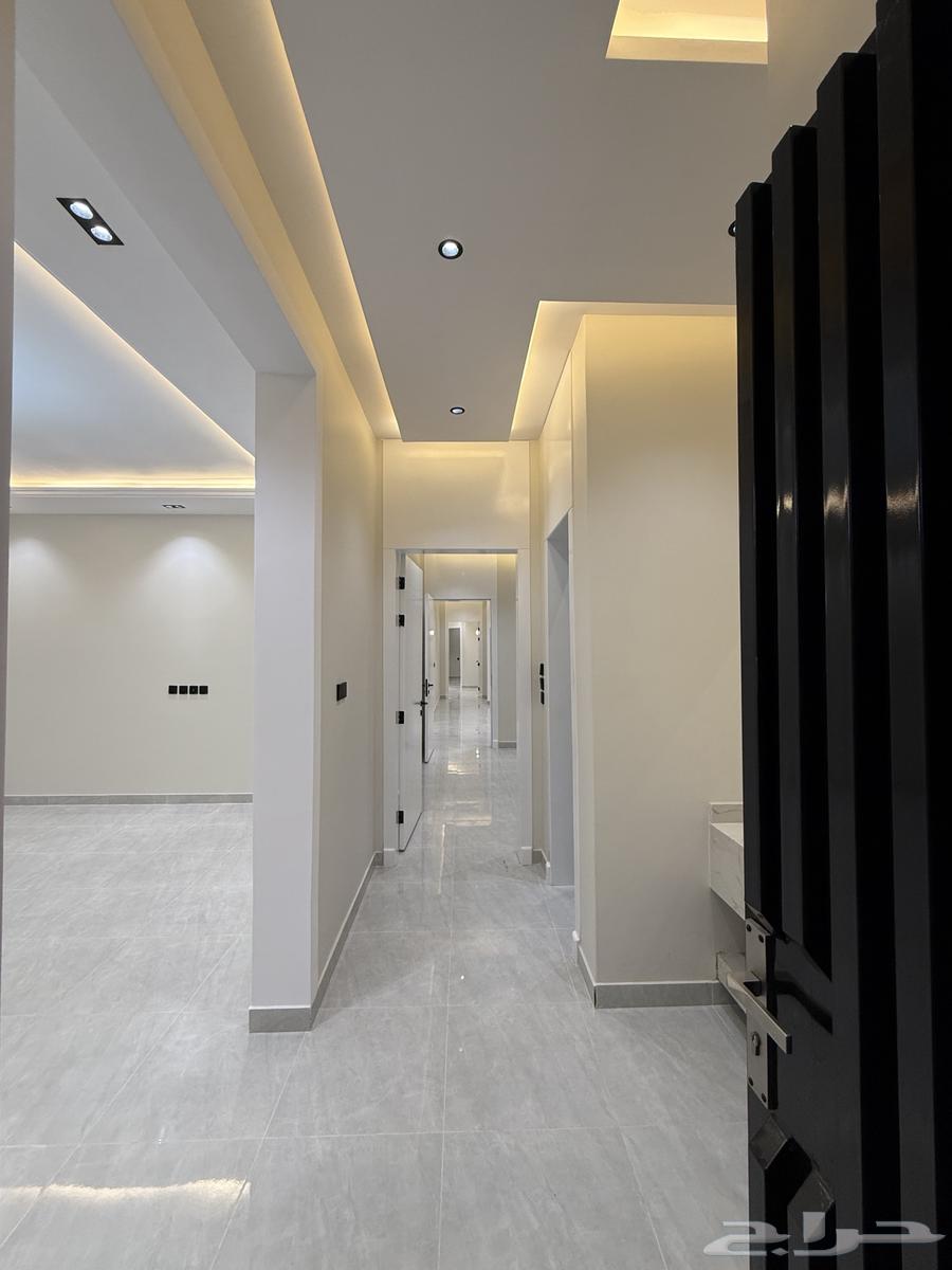 للبيع شقق ارضيه بحوش بمداخل مستقله مقابل نادي ضمك64606231323523113