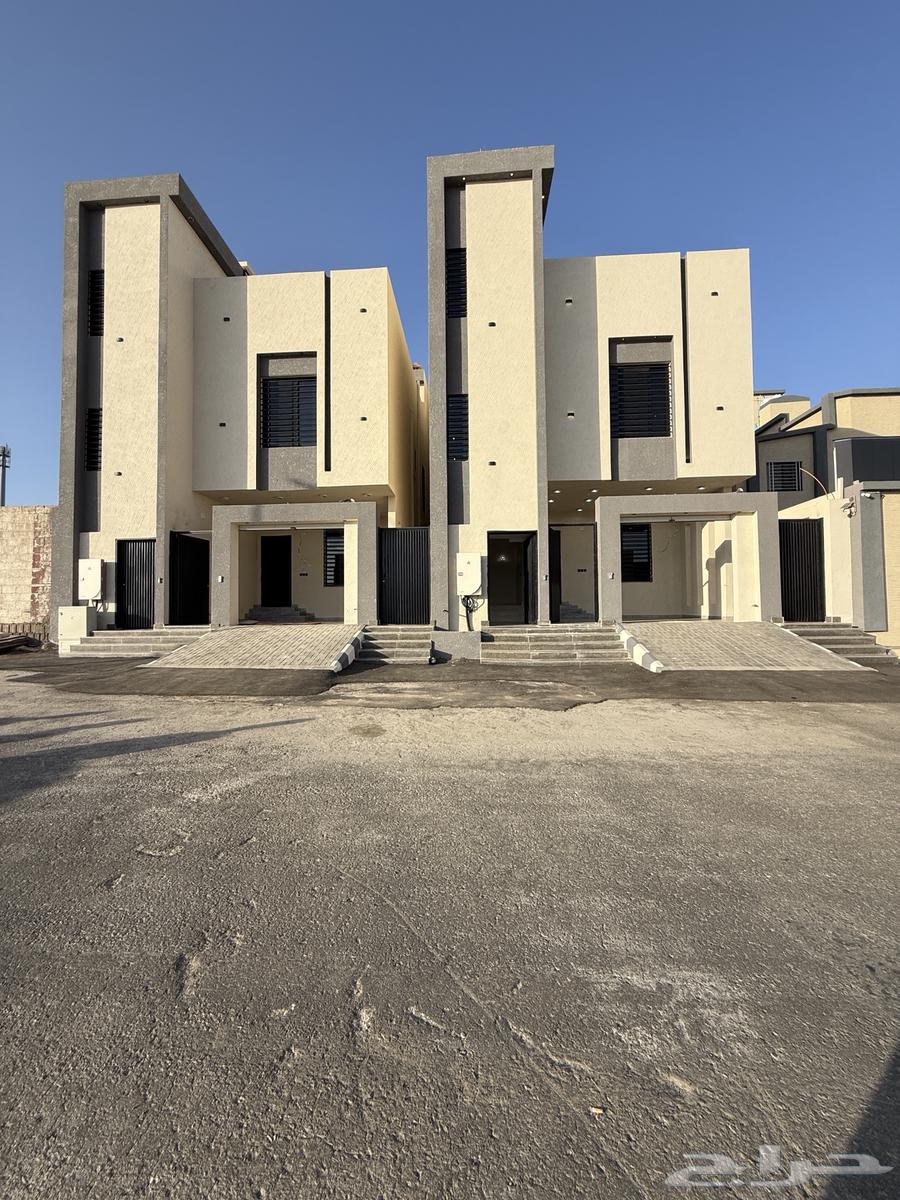 للبيع روف علوي بملحق بمدخل مستقل شمال حي الراقي بالخميس64606275346691110