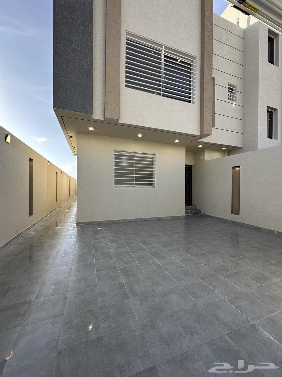 للبيع شقة دور ارضي بمدخل خاص وحوش وسيع المحالة64606187397634110