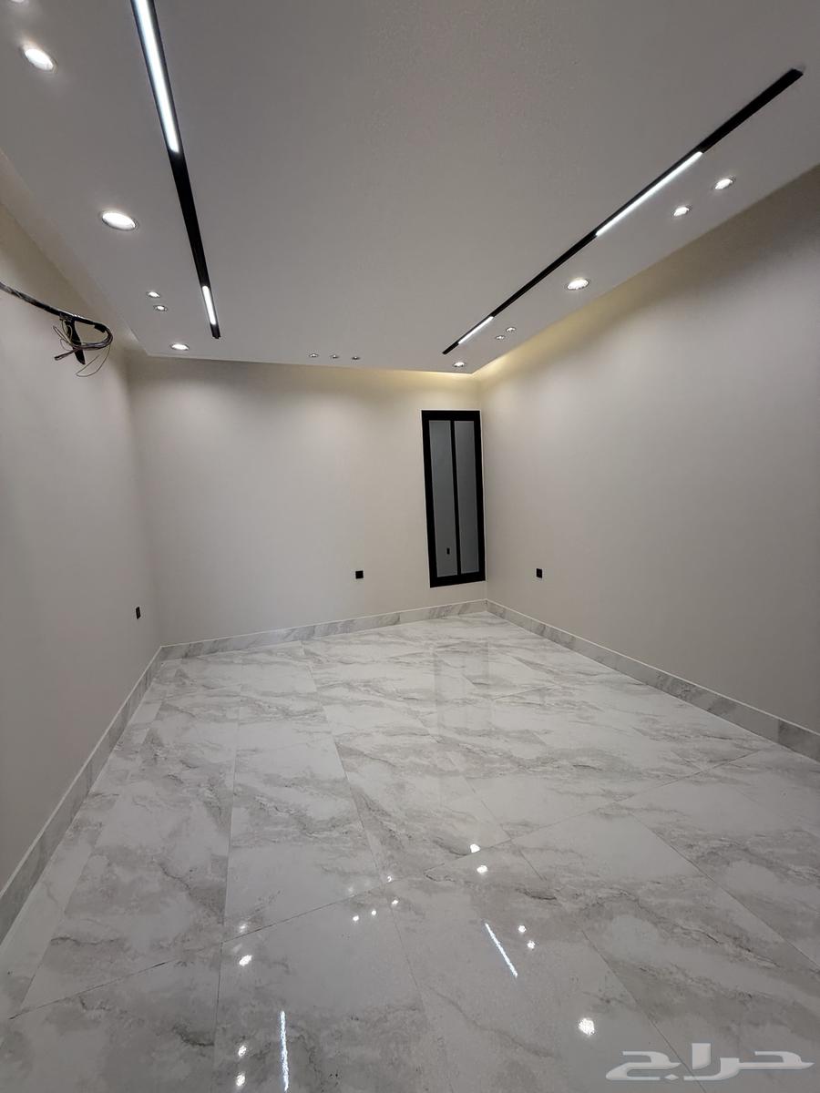 Ground-floor apartments with 6 rooms and independent entrances on Abha–Al-Khamis Road—priced at 480,000 SAR64606217323522111