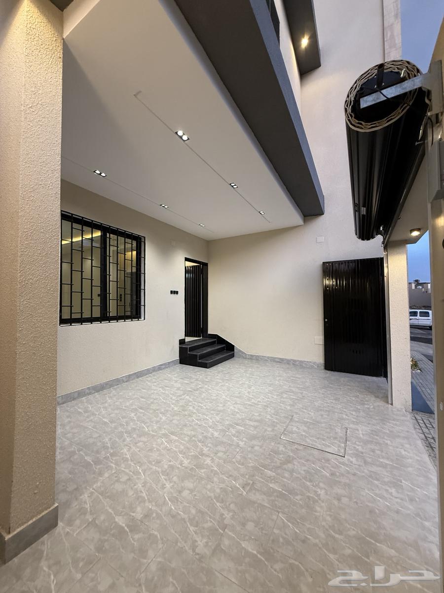 للبيع شقق ارضيه بحوش بمداخل مستقله مقابل نادي ضمك64606231323523114