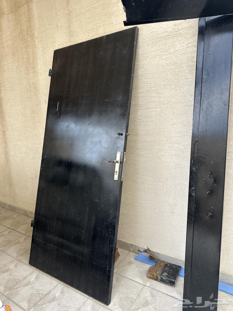 باب حديد ودريشه الالمنيم وشبك خارجي حديد.64606332724481110