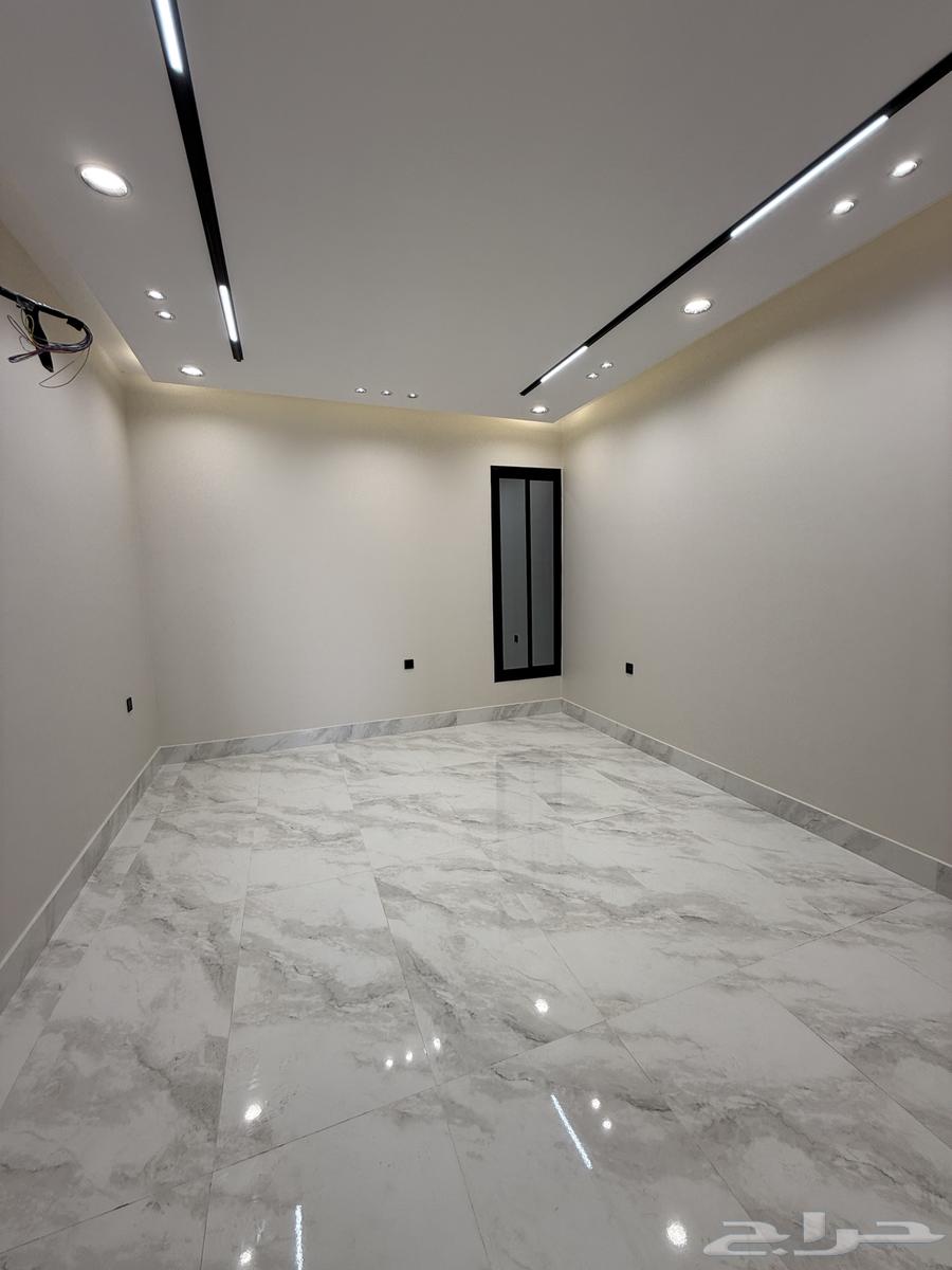 Ground-floor apartments with 6 rooms and independent entrances on Abha–Al-Khamis Road—priced at 480,000 SAR64606217323522112