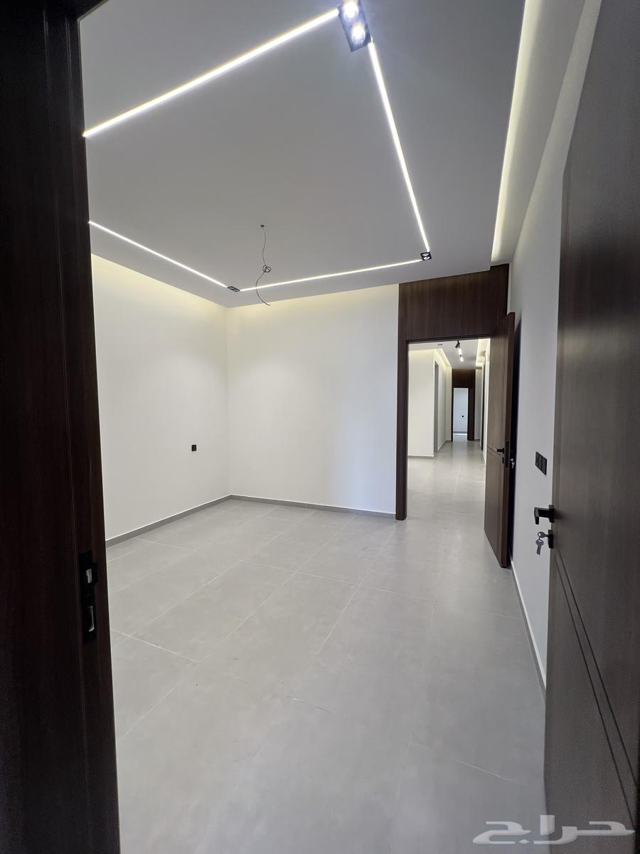 للتمليك شقق علوية فخمة vip بحي الراقي شرق خميس مشيط64613439262977114