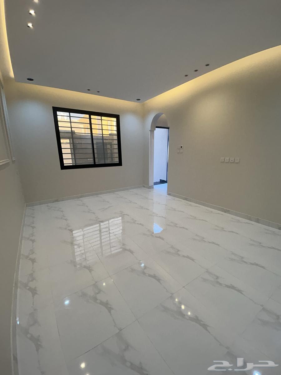 للبيع دور ارضي 6غرف بحوش وسيع شمال خميس مشيط64618992307969114