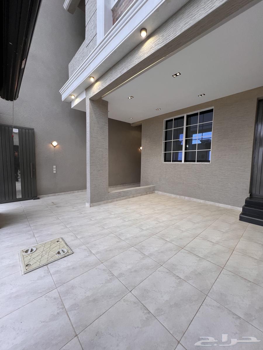 للبيع ادوار ارضيه وادوار علويه خلف المعارض خميس مشيط64618917765761114