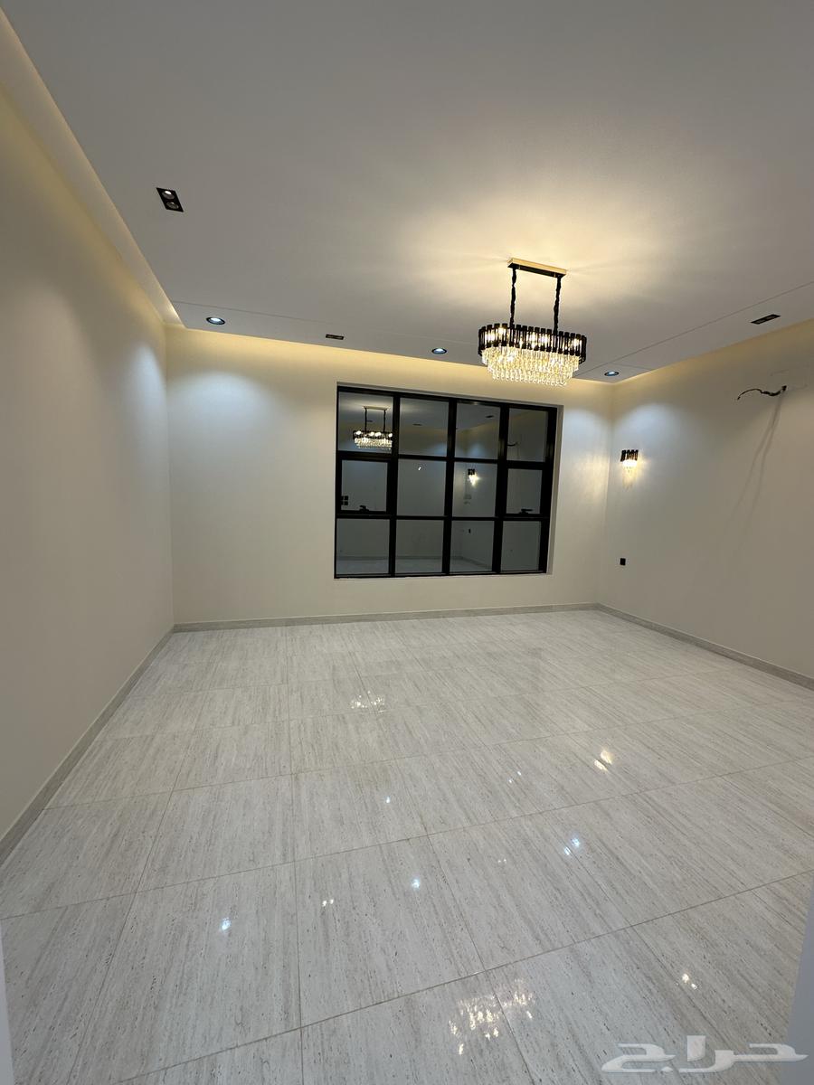 للبيع شقق علوية وسيعة 245 متر مع باركن حي الراقي64618917161987111