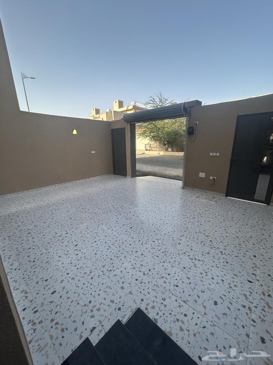 للبيع دور ارضي 6غرف بحوش وسيع شمال خميس مشيط64618992307969110