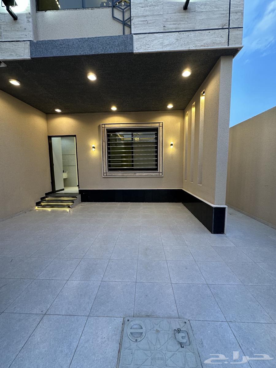 للبيع شقه ارضيه 6غرف بحوش ومدخل سياره بدره الموسي550الف64618932767747112