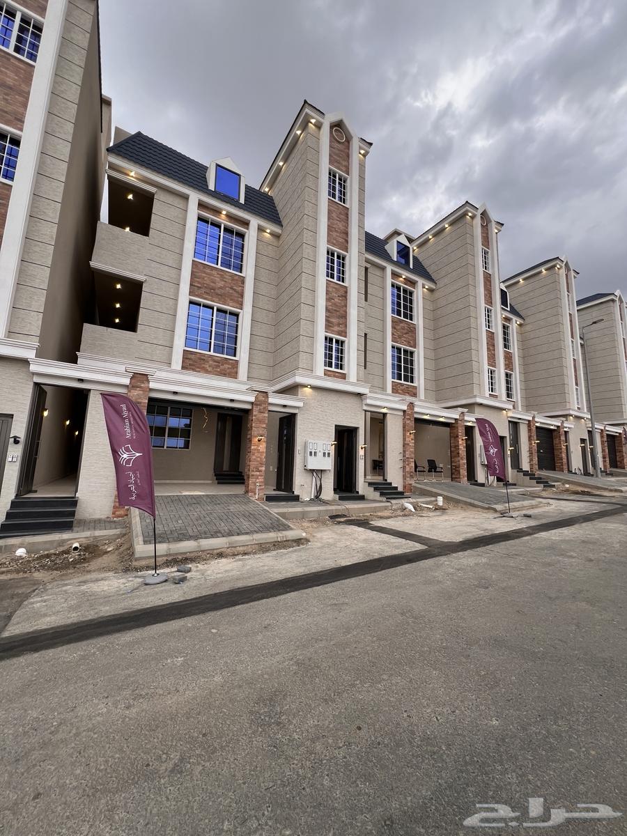 للبيع ادوار ارضيه وادوار علويه خلف المعارض خميس مشيط64618917765761111