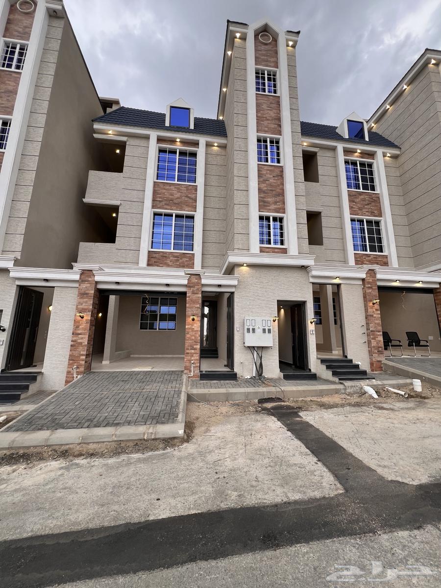 للبيع ادوار ارضيه وادوار علويه خلف المعارض خميس مشيط64618917765761112