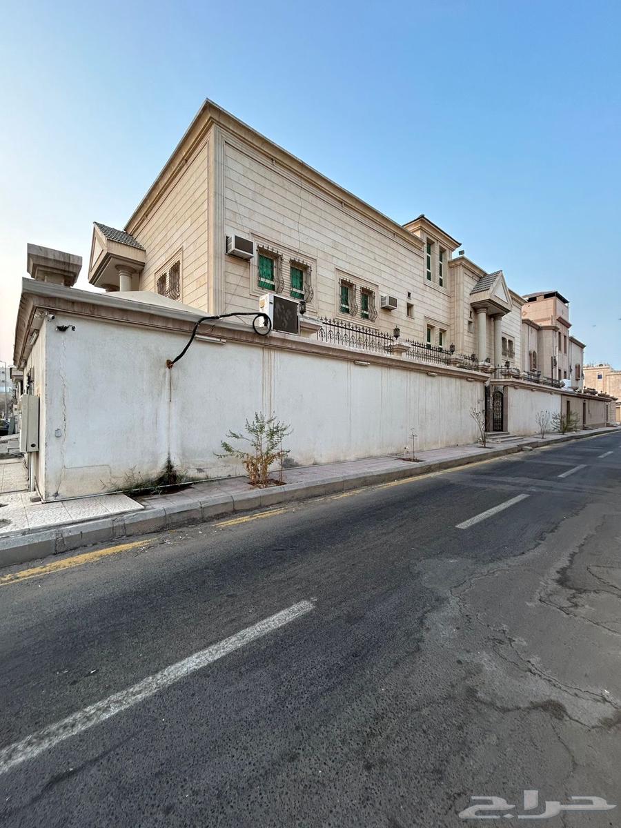 فله للبيع مساحة 600حي الدكاترة64656681208963111