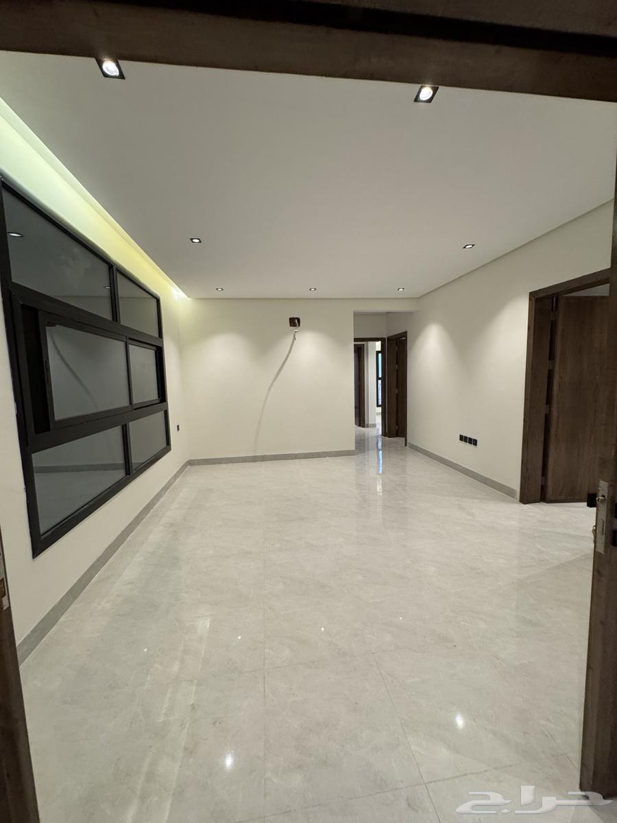 للبيع شقق تمليك علوي بمدينه أبها طريق السوده64656710439939110