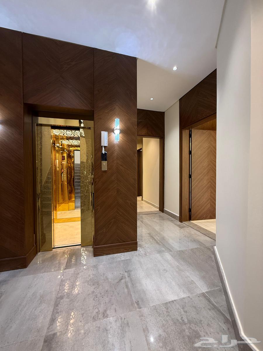 للبيع شقه علويه بمصعد جاهز وسطح خاص ابها حي البديع64648776633091114