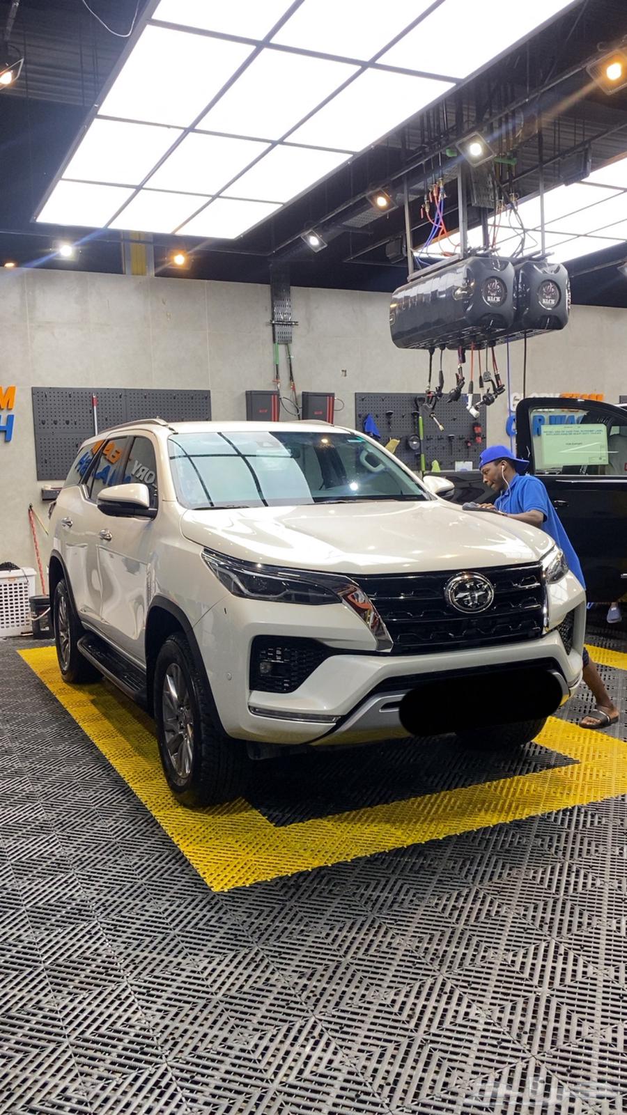 مندوب توصيل ركاب او اغراض64656879328001110