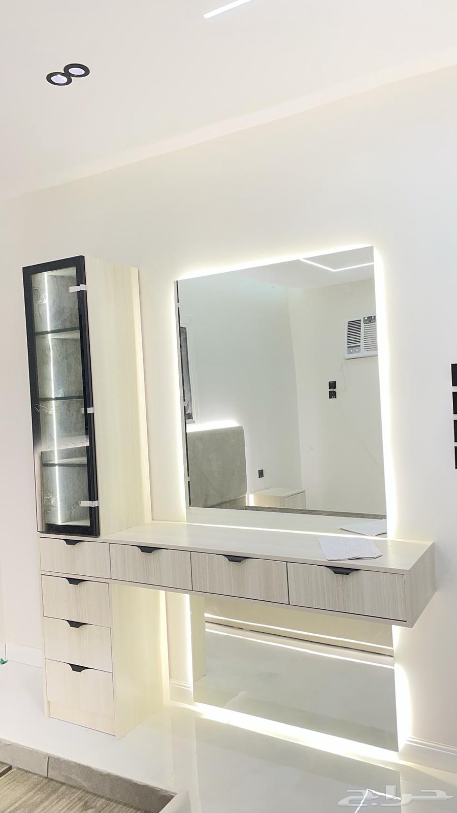 Carpenter for Furniture Disassembly, Assembly, and Relocation64662315274242113