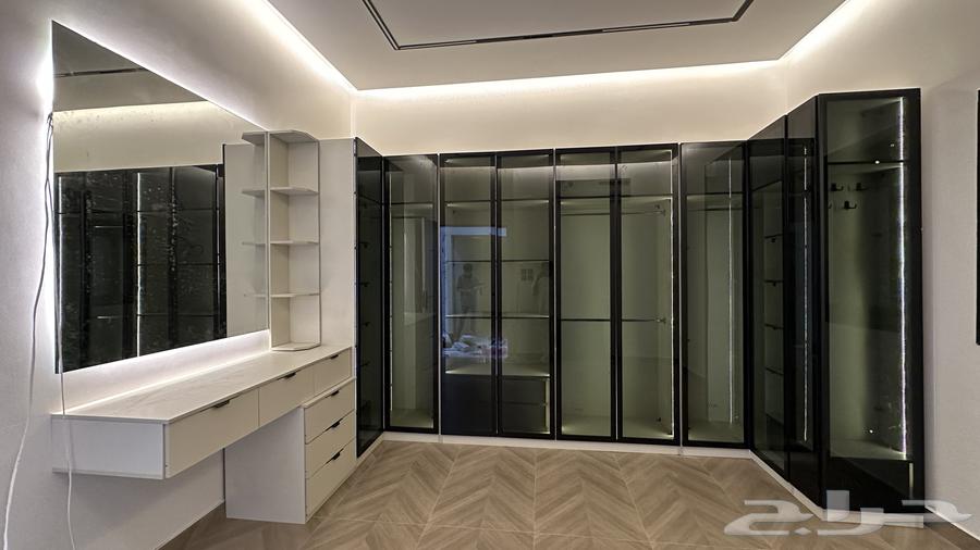 Carpenter for Furniture Disassembly, Assembly, and Relocation64662315274242110