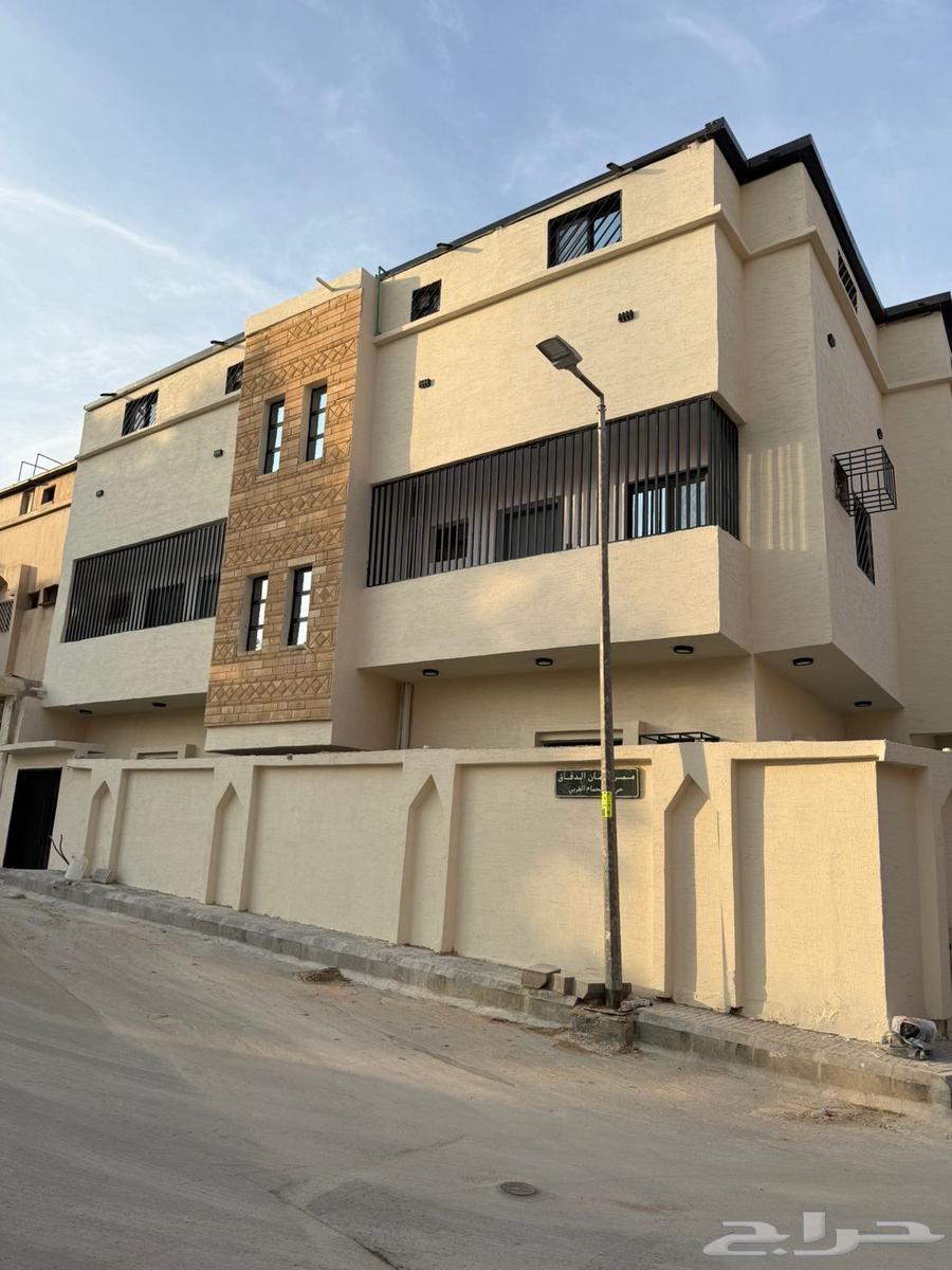 عمارة سكنية للإيجار بحي ام الحمام الشرقي64675088755587110