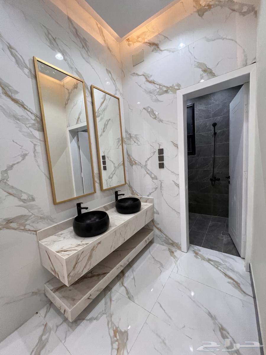 For Sale: Upper Floors, Spacious Units, Al-Tadamun District, North Al-Khamis, Street 52064674999907330113