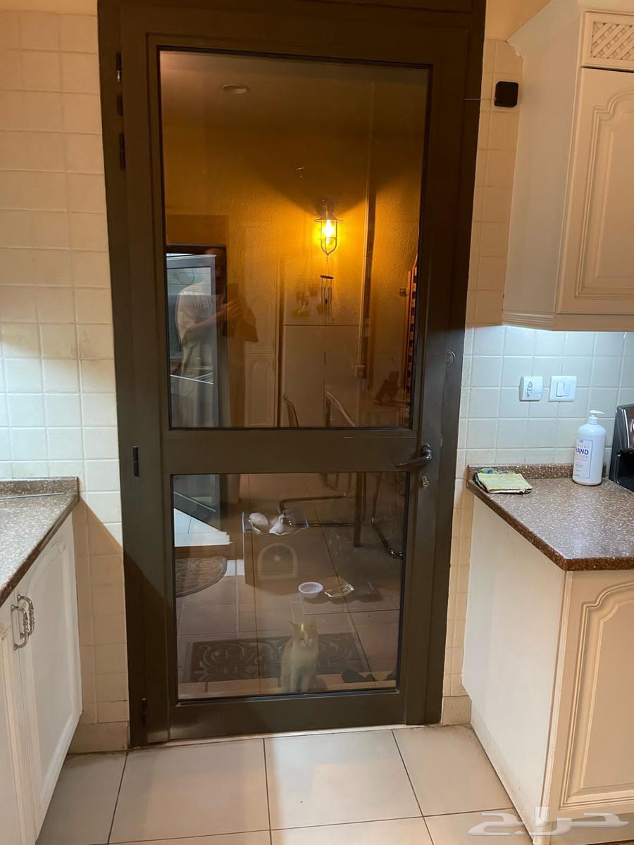 Aluminum technician specializing in custom windows and doors, and maintenance of windows and kitchens64589742448513110