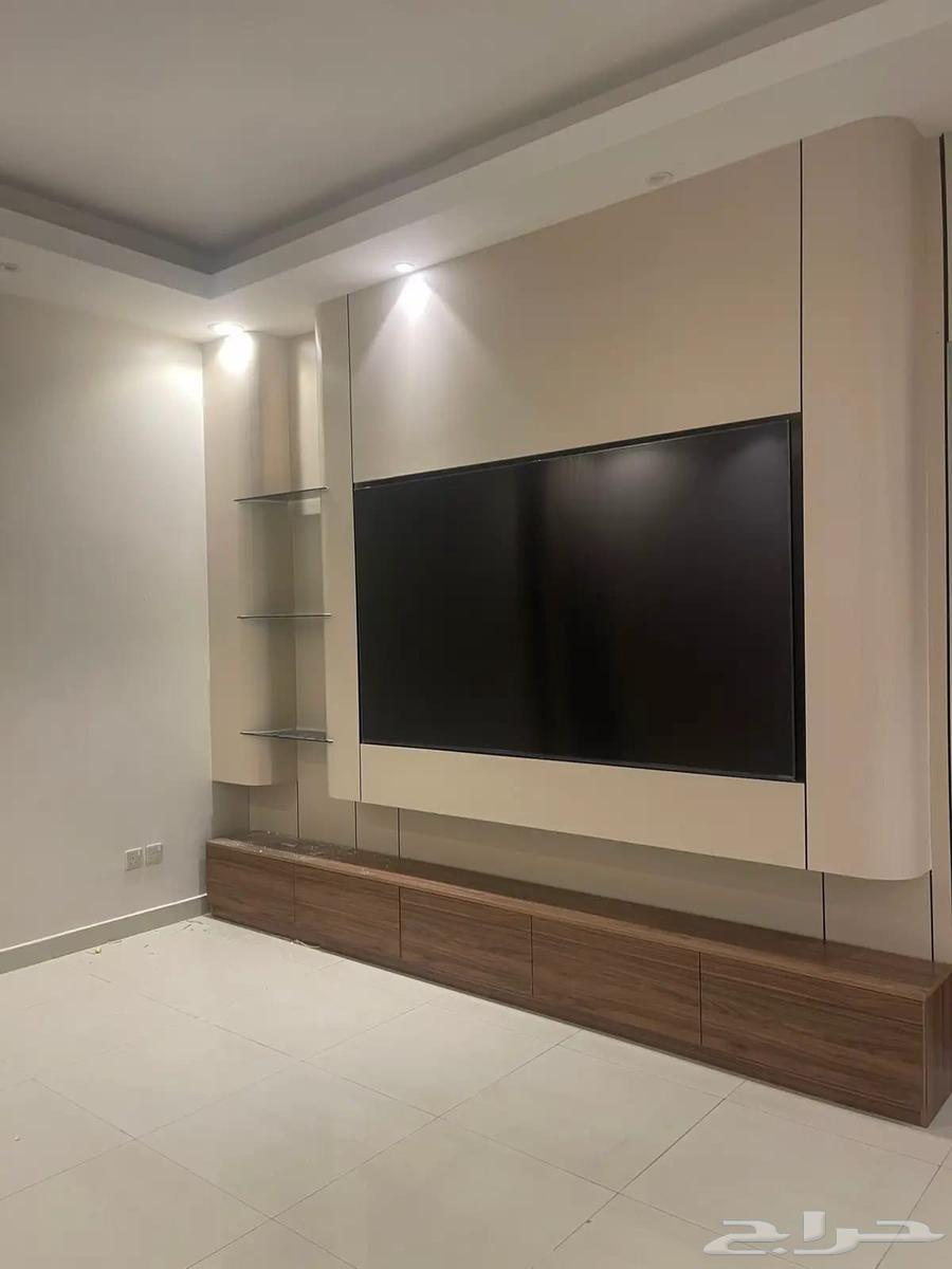 Installation of Sheboard, artistic screen backgrounds, and painting64594118982785113