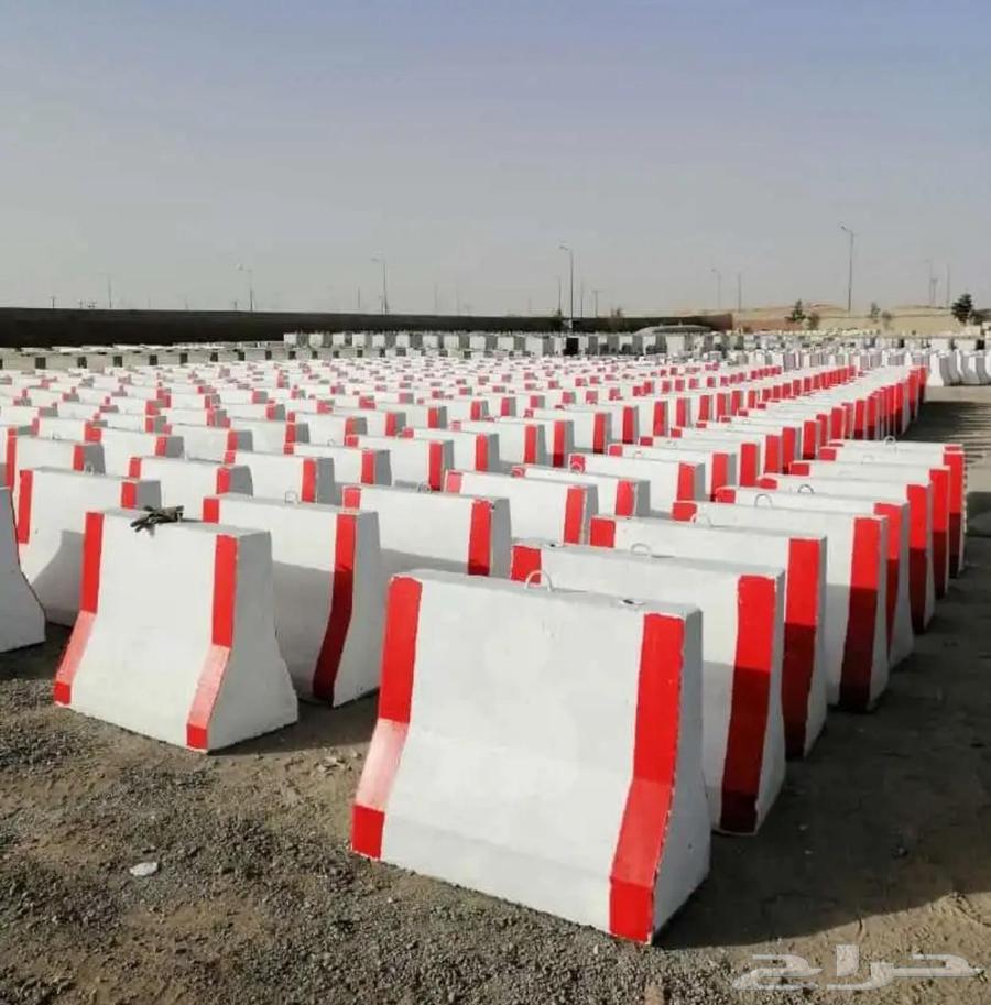 Concrete barriers, public garden decorations, and lighting pole bases64594134095363114