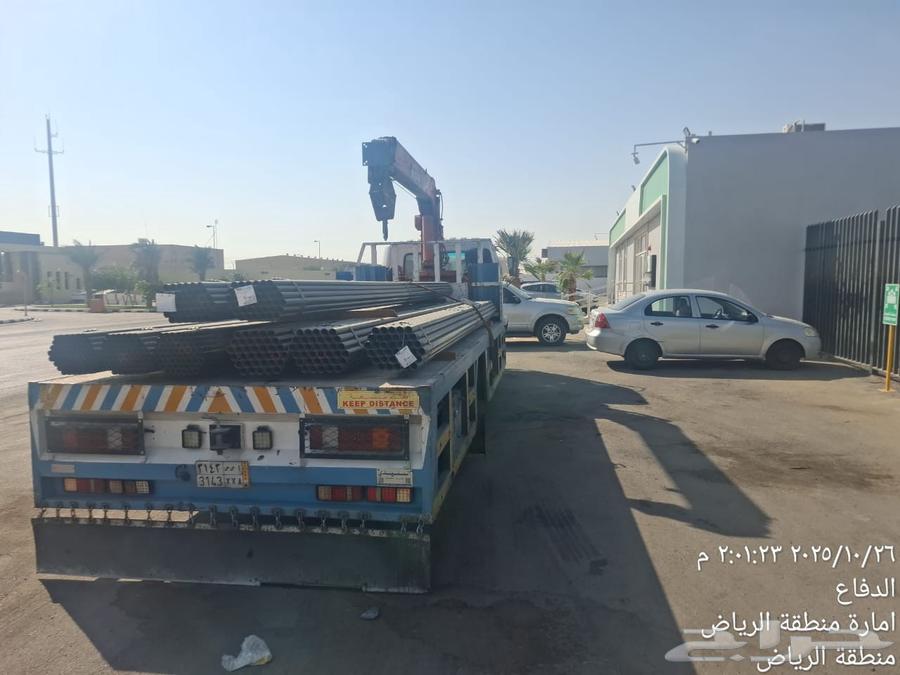 Flatbed truck with double crane, room transportation, sheds, generators, air conditioners, and protected areas64594053261825112