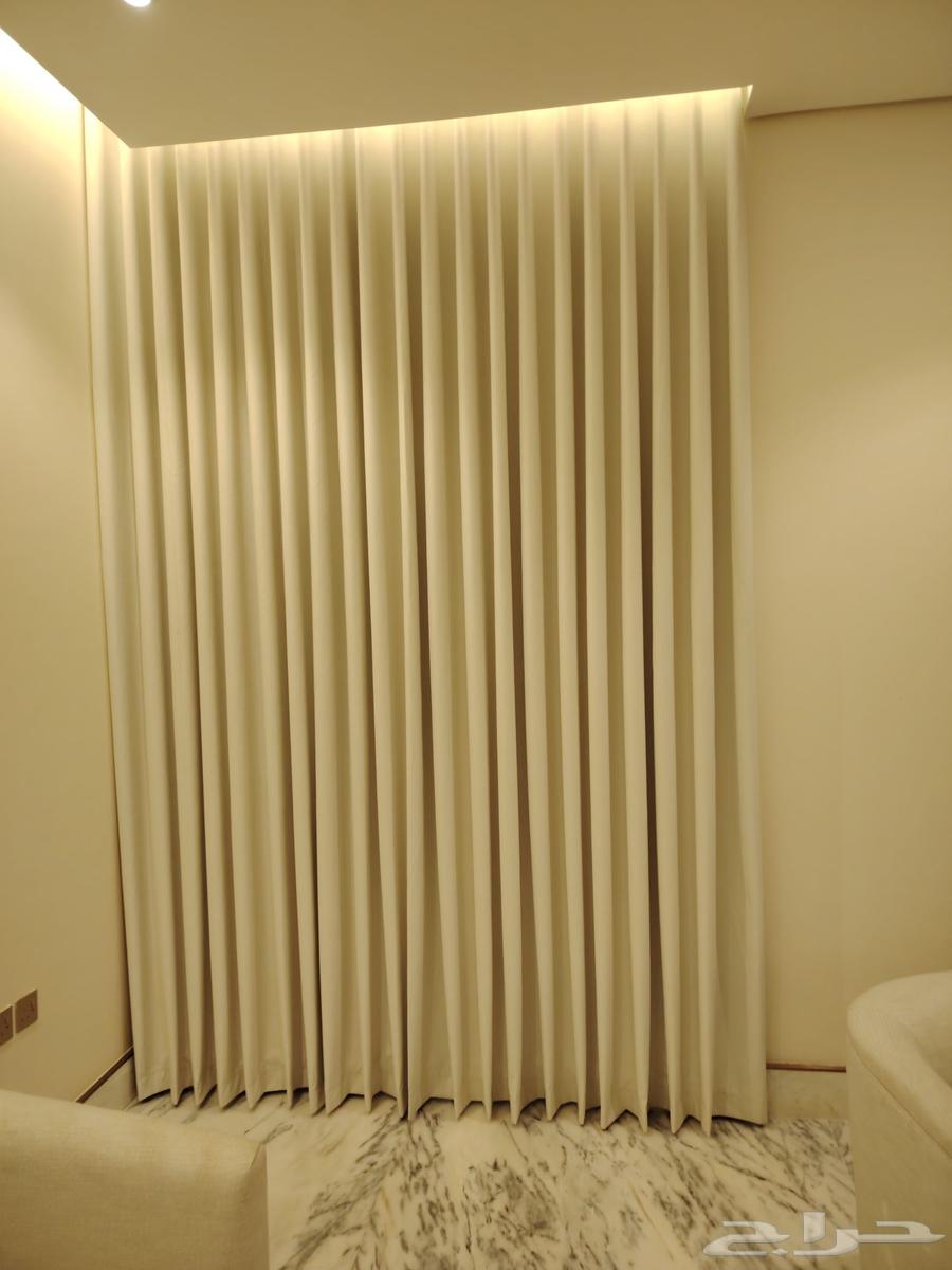 Sofa detailing and Wi-Fi system details64589727820163114