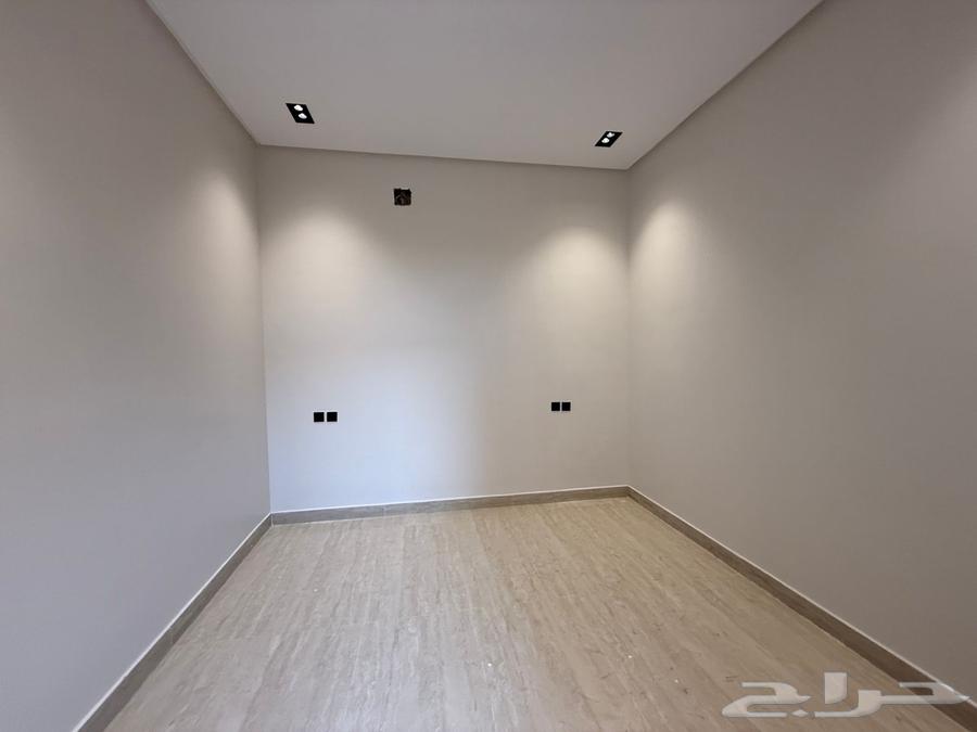 فيلا درج صالة فاخرة مساحة 200 متر مقابل القريه الشعبيه64594098293761113