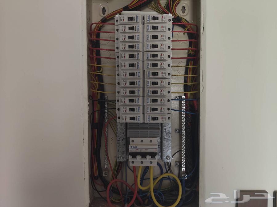 Hello, I am a Pakistani building electrician and plumber.64594119323906111