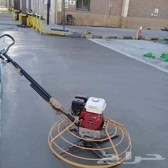 Colored printed concrete technician, decorative topping pour, fan pour, screed pour64594211128193113