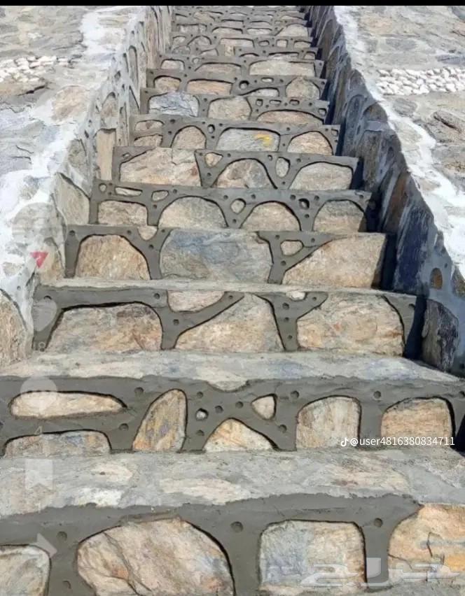 أعمال حجر وطين بجميع انواعها التراثية ومشبات64594181557251114