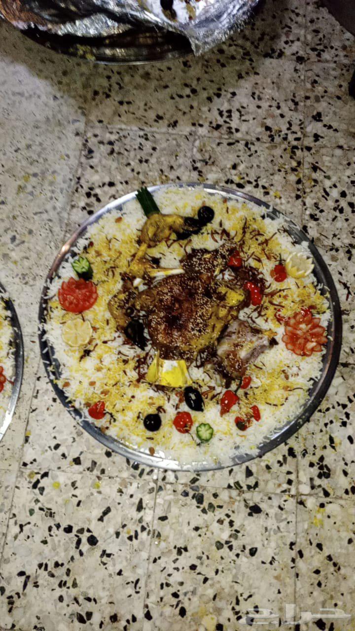 السلام عليكم يوجد لديناء طباخ متنقل داخل وخارج الرياض64594147238530110