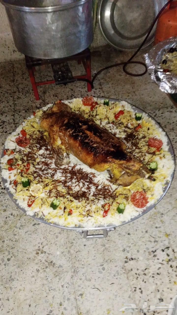 السلام عليكم يوجد لديناء طباخ متنقل داخل وخارج الرياض64594147238530111